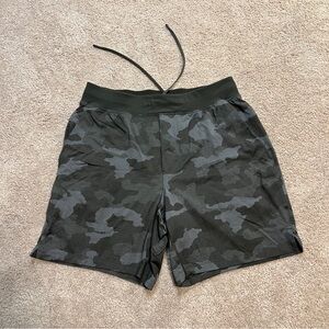 Men’s Lululemon License To Train Linerless Shorts Size Large